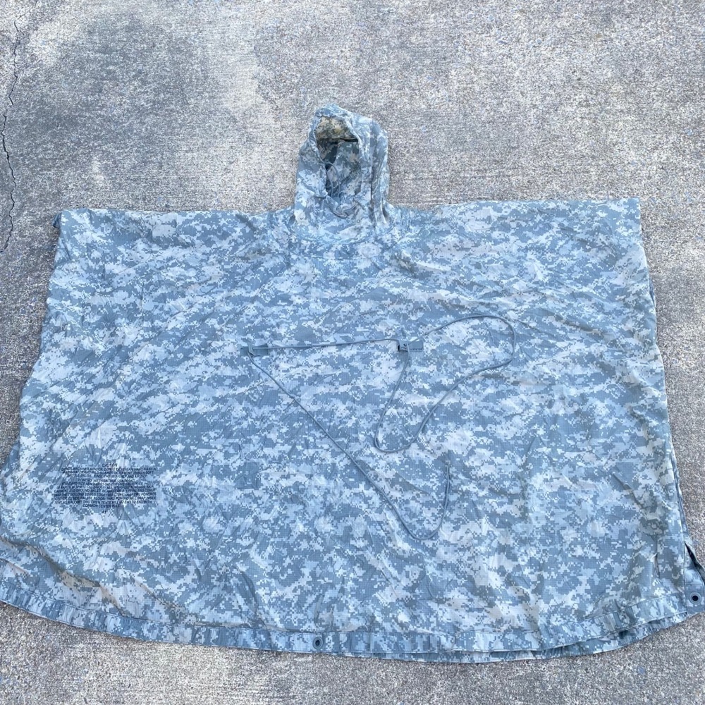 US ARMY ORC Industries ACU Digital Camo Wet Weather Poncho Universal Mens Grey